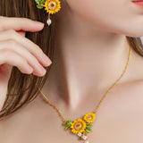 Charming Sunflower Bee Pearl Pendant