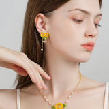 Charming Sunflower Bee Pearl Studs