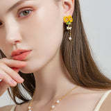 Charming Sunflower Bee Pearl Studs