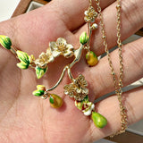 Verdant Floral Elegance Pendant Necklace